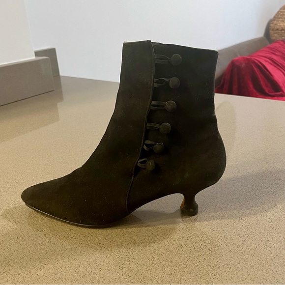 Vero Cuoio Suede Leather Button Up Ankle Boots - Black Kitten Heel Booties - Picture 6 of 9